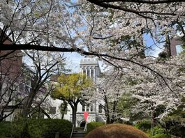 甲南大学で入学宣誓式　2300人が入学