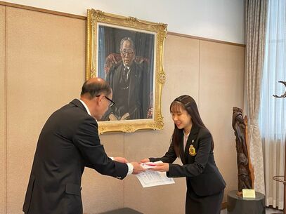 フィギュアスケート三原舞依さんに同窓会会長賞